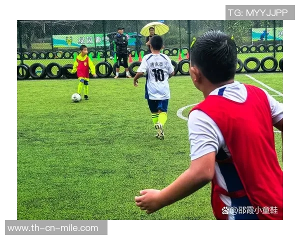 足球小子的成长之路与梦想追逐的精彩瞬间